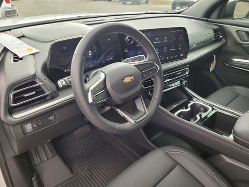 New 2026 Chevrolet Traverse LT w/ Sun and Wheel Package image 13