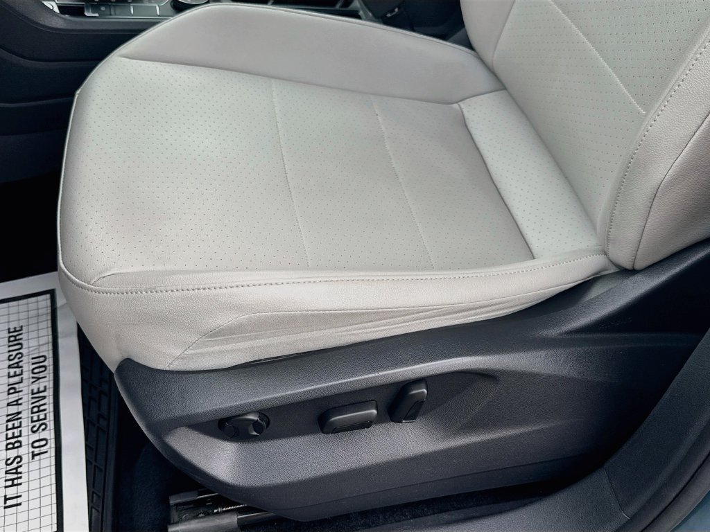 Used 2020 Volkswagen Tiguan SE w/ Panoramic Sunroof Package AWD/4WD image 24
