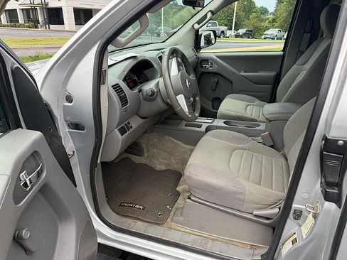 Used 2016 Nissan Frontier S RWD image 6