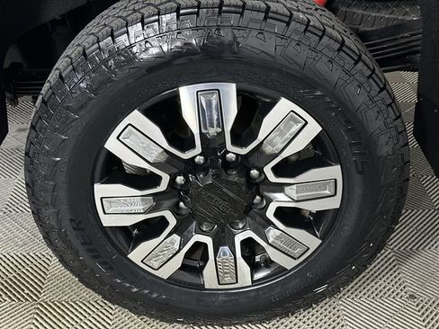 Used 2024 GMC Sierra 2500 Denali w/ Denali Reserve Package AWD/4WD image 34