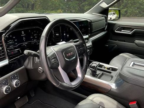 Used 2022 GMC Sierra 1500 SLT w/ SLT Convenience Package AWD/4WD image 18