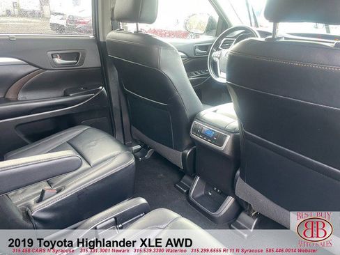Used 2019 Toyota Highlander XLE image 10