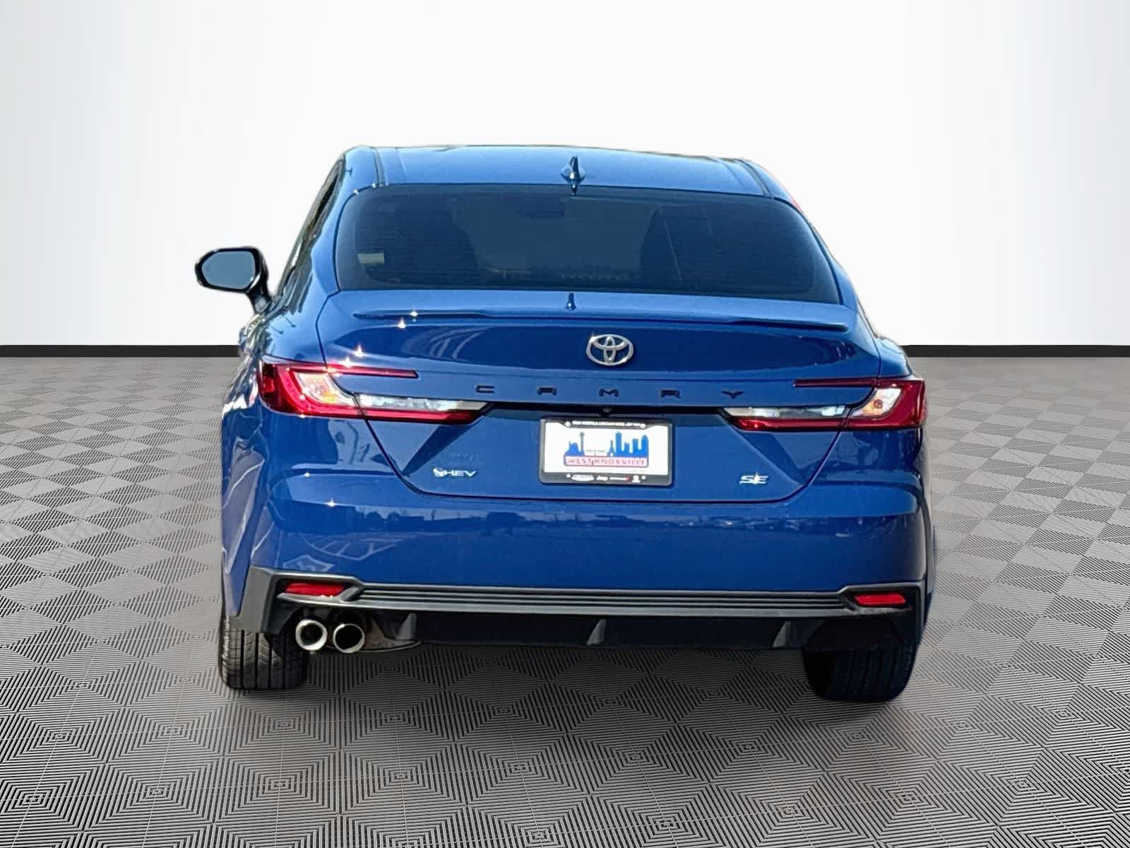 Used 2025 Toyota Camry SE w/ Convenience Package FWD image 6