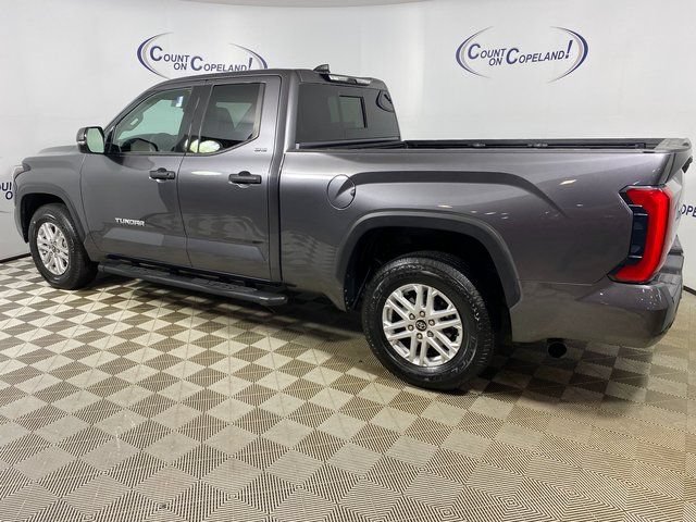 Used 2022 Toyota Tundra SR5 w/ SR5 Convenience Package RWD image 4