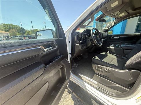 Used 2023 Chevrolet Silverado 1500 LT AWD/4WD image 11