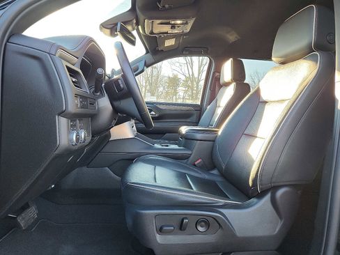 Used 2023 GMC Yukon SLT image 13