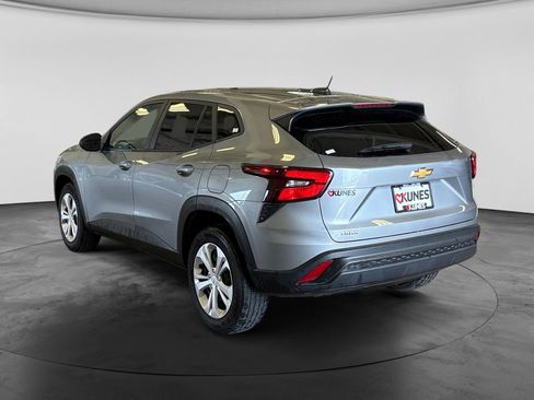 Used 2024 Chevrolet Trax LS FWD image 7