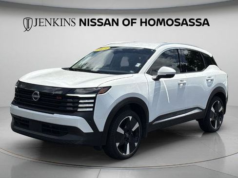 Certified 2025 Nissan Kicks SR FWD image 13