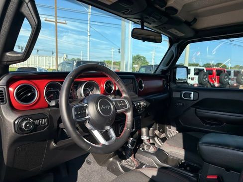 Used 2021 Jeep Wrangler Unlimited Rubicon AWD/4WD image 27