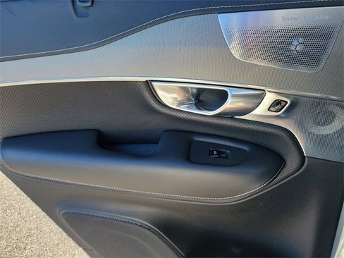 Used 2021 Volvo XC90 T8 R-Design w/ Advanced Package image 14