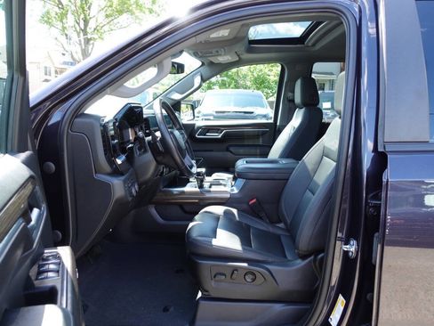 Used 2022 Chevrolet Silverado 1500 LT Trail Boss w/ LT Trail Boss Premium Package AWD/4WD image 23
