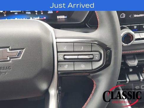 Used 2024 Chevrolet Colorado Z71 w/ Z71 Convenience Package 2 AWD/4WD image 37