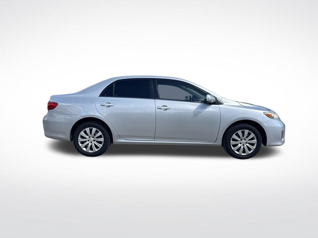 Used 2013 Toyota Corolla LE FWD image 4
