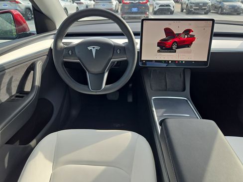 Used 2024 Tesla Model Y Long Range image 28