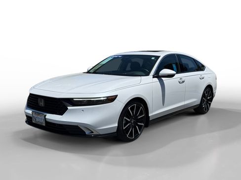 Used 2025 Honda Accord Touring image 1