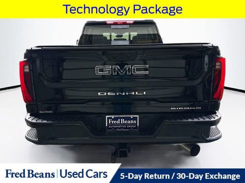 Used 2025 GMC Sierra 2500 Denali Ultimate image 8