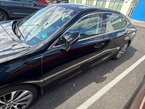Used 2020 Lexus ES 350 w/ Premium Package FWD image 8