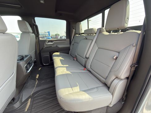 New 2026 GMC Sierra 2500 SLT w/ SLT Premium Package AWD/4WD image 18