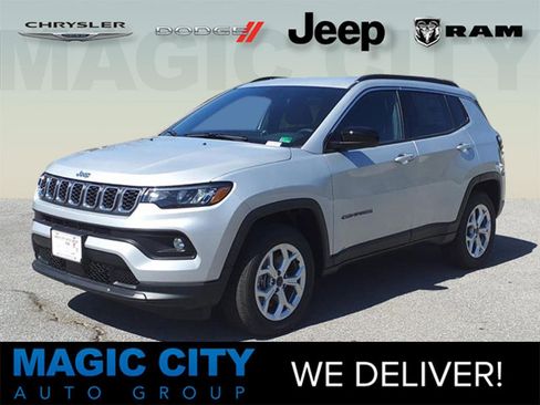 Used 2025 Jeep Compass Latitude image 1
