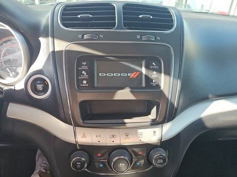 Used 2020 Dodge Journey SE w/ Blacktop Package image 16