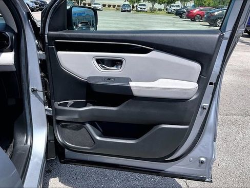 Certified 2025 Honda Pilot Touring image 27
