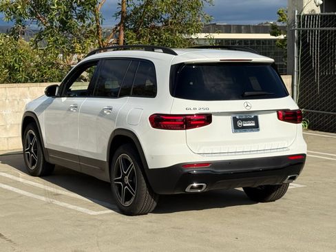 New 2026 Mercedes-Benz GLB 250 image 8