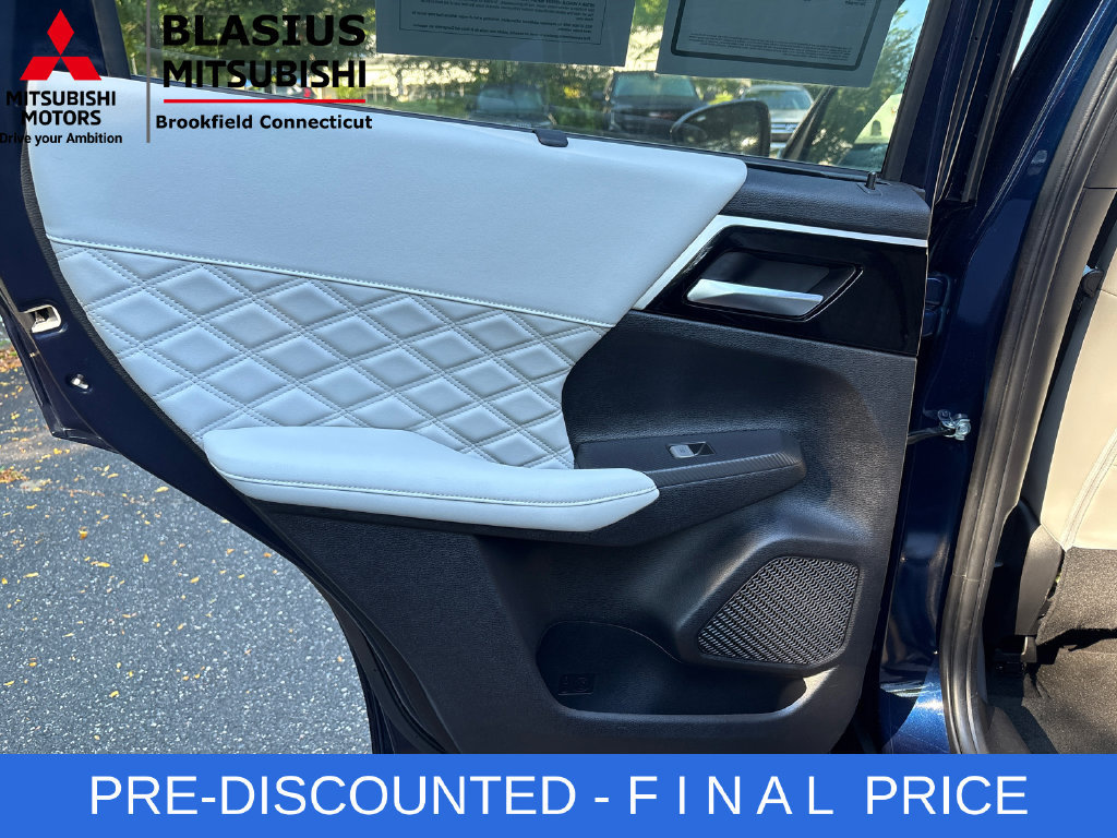 Used 2024 Mitsubishi Outlander SEL AWD/4WD image 26