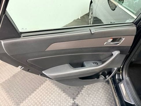 Used 2018 Hyundai Sonata Limited FWD image 33