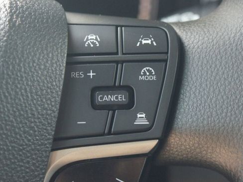 Used 2025 Toyota Camry LE image 9