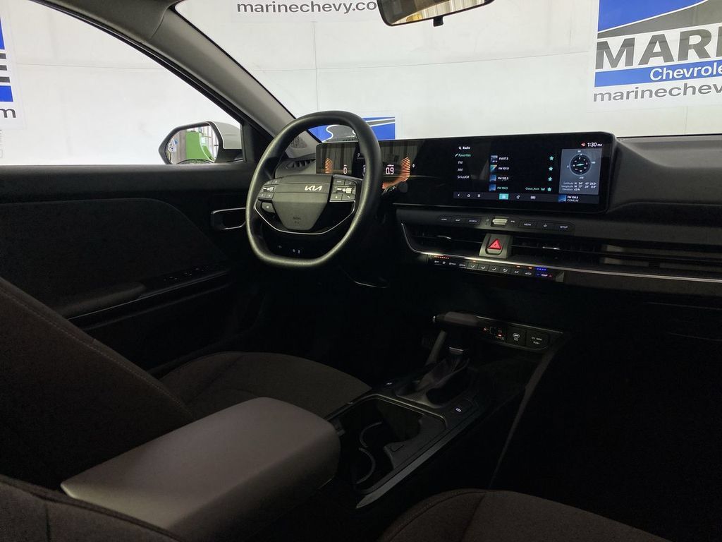 Used 2025 Kia K4 FWD image 26