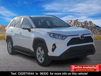 Used 2021 Toyota RAV4 XLE w/ Convenience Package video 1