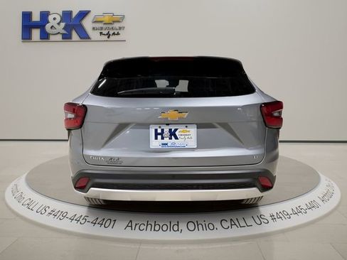 Used 2025 Chevrolet Trax LT w/ Driver Confidence Package FWD image 8