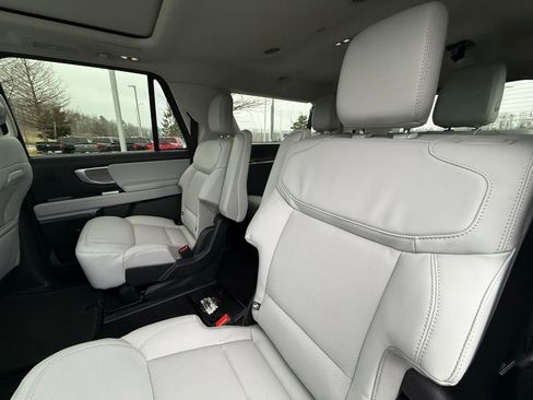 New 2026 Ford Expedition Max Platinum w/ Driver's Package image 28