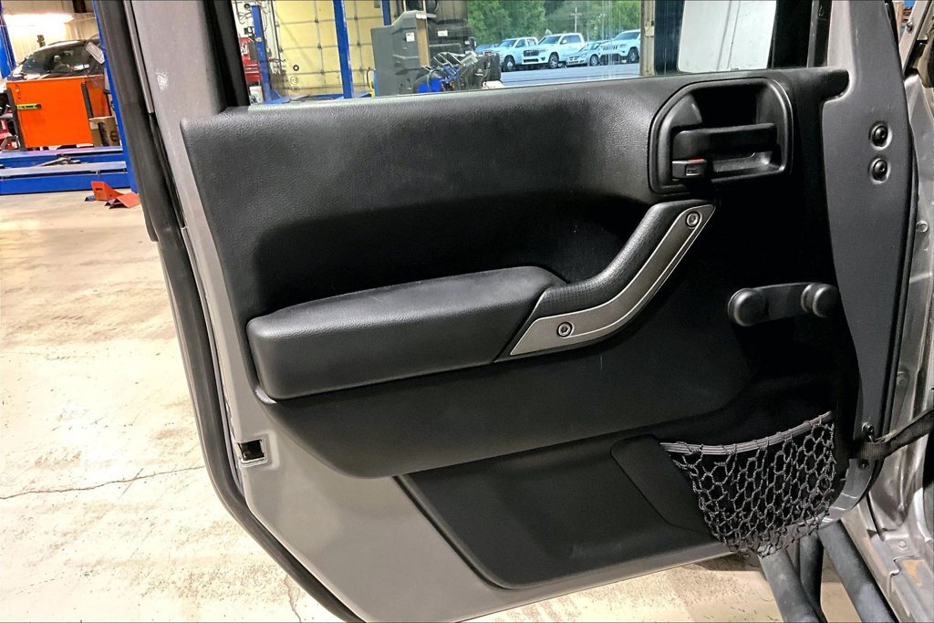 Used 2017 Jeep Wrangler Sport w/ Quick Order Package 24S AWD/4WD image 21