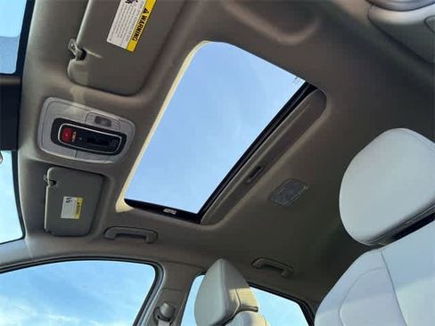 Certified 2025 Hyundai Elantra SEL image 16