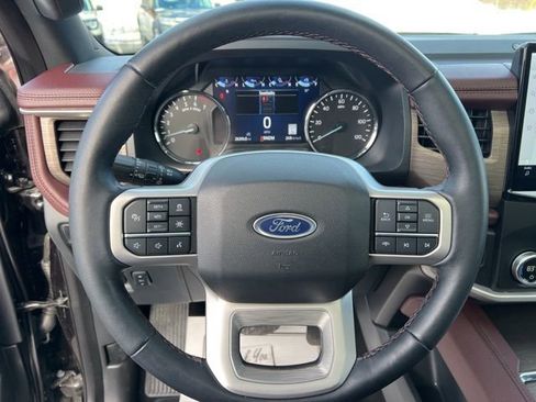 Used 2023 Ford Expedition Limited AWD/4WD image 29