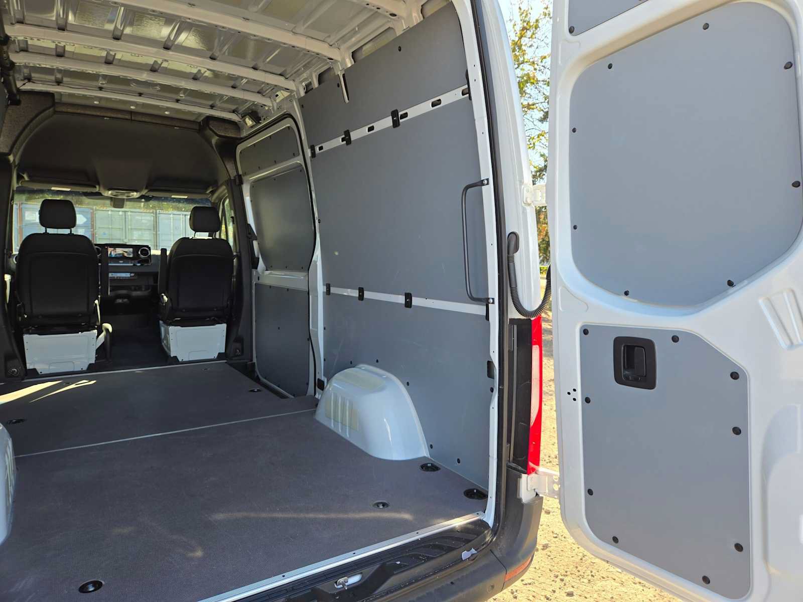 Used 2026 Mercedes-Benz Sprinter 2500 image 19