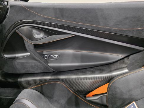 New 2025 McLaren 750S Spider RWD image 16