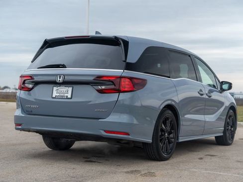Used 2023 Honda Odyssey Sport image 7