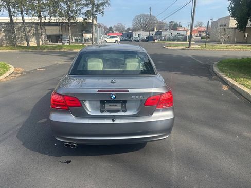 Used 2011 BMW 328i Convertible image 8