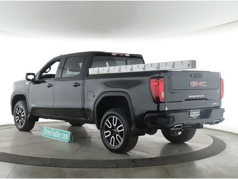 Used 2024 GMC Sierra 1500 AT4 w/ Technology Package AWD/4WD image 8