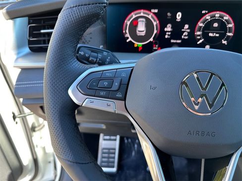 New 2026 Volkswagen Tiguan SE R-Line image 16