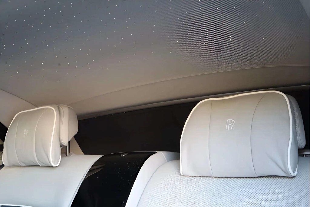 Certified 2019 Rolls-Royce Phantom Sedan RWD image 18