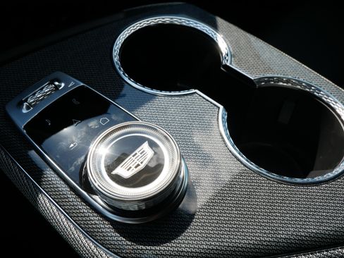 Used 2025 Cadillac Optiq Sport 1 w/ LPO, Floor Liner Package image 21