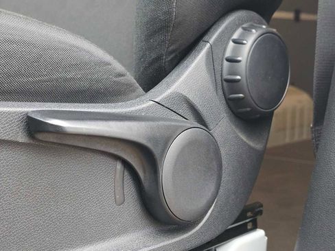 Used 2025 Mercedes-Benz Sprinter 2500 image 28