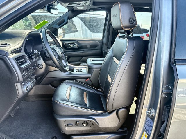 Used 2024 GMC Yukon XL AT4 w/ AT4 Premium Plus Package AWD/4WD image 11