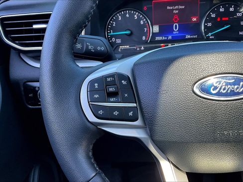 Used 2024 Ford Explorer XLT w/ Equipment Group 202A image 17