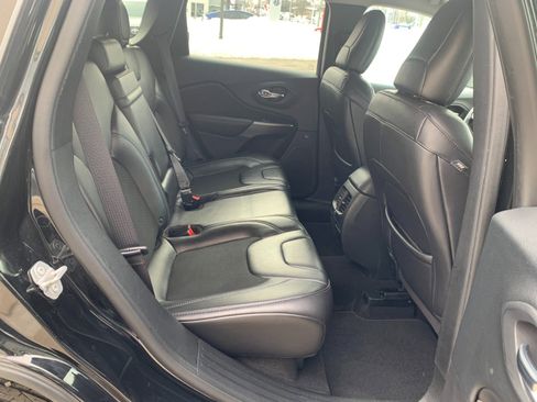 Used 2019 Jeep Cherokee Latitude Plus image 30