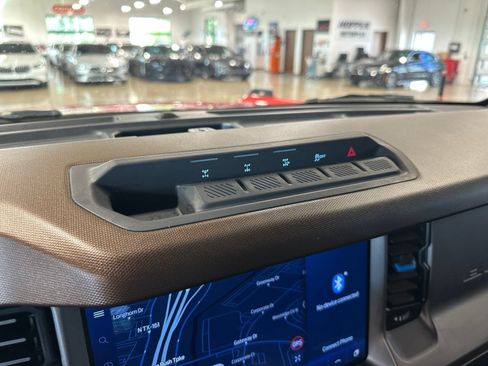 Used 2023 Ford Bronco Outer Banks w/ Sasquatch Package AWD/4WD image 24