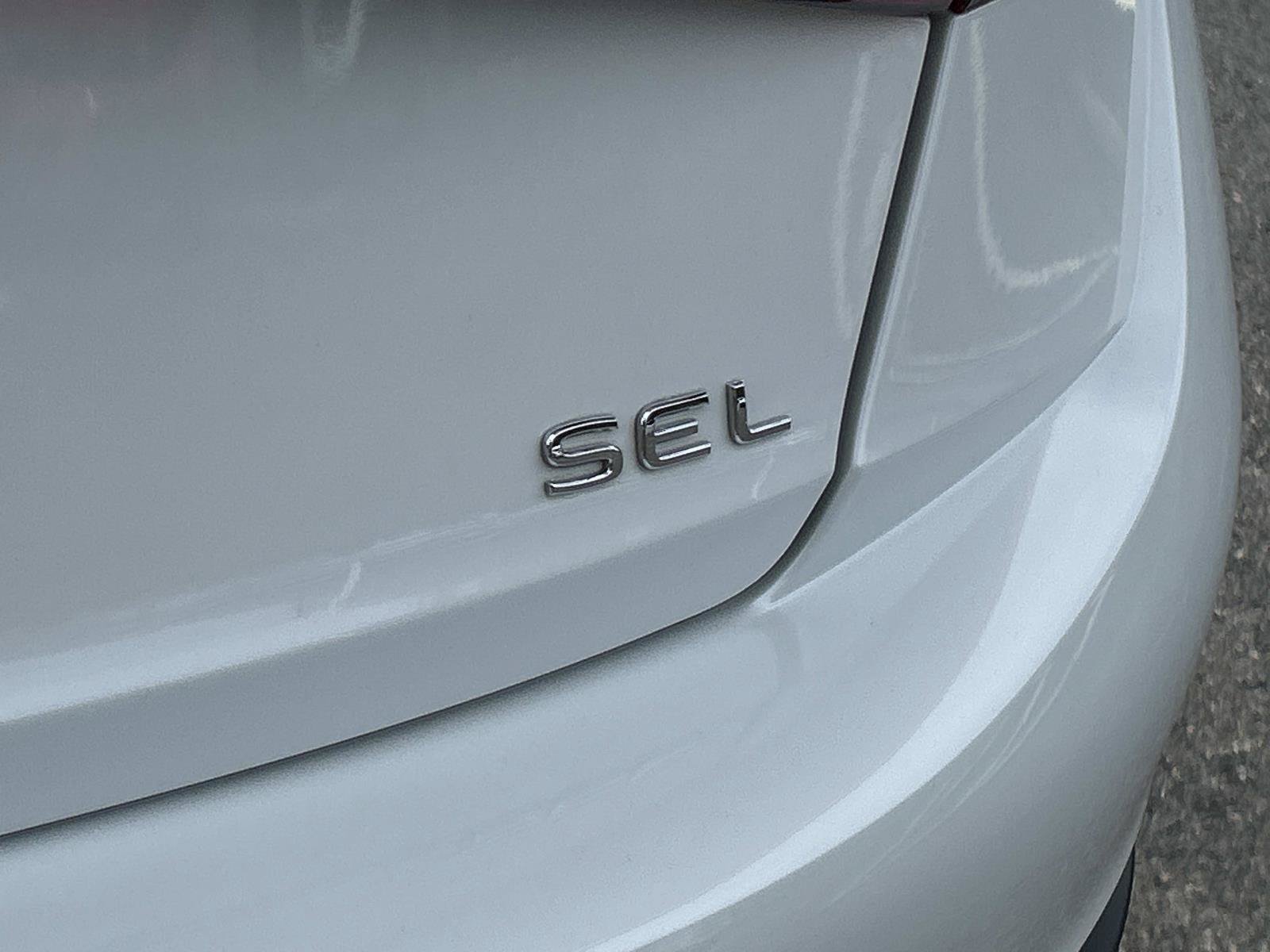 Used 2025 Volkswagen Jetta SEL FWD image 14